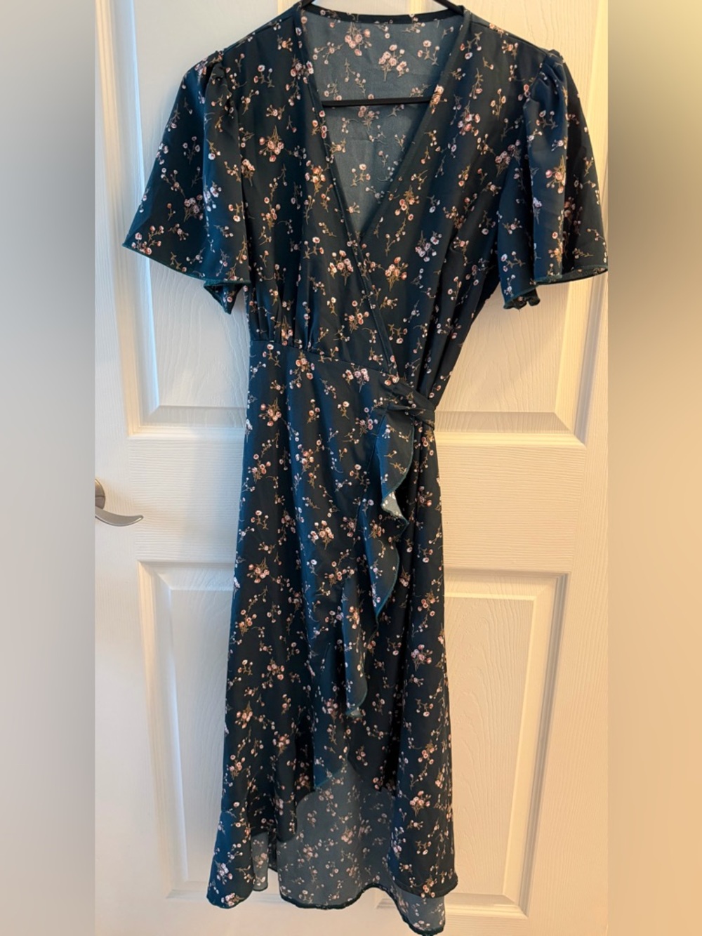 Dark Green Floral Tie-Waist Midi Dress - Picture 2 of 4